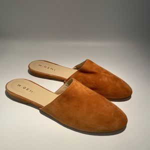 M. Gemi Tan Suede Slides